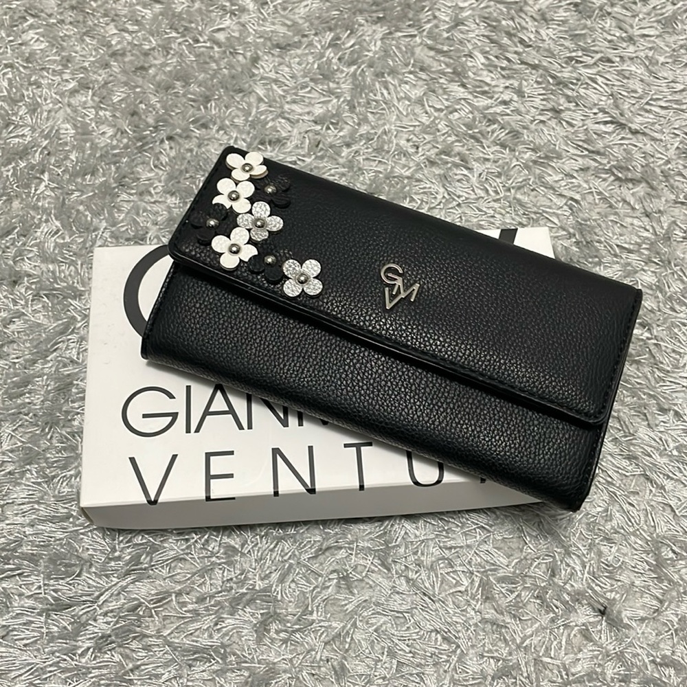 Like New GMV Flower Wallet